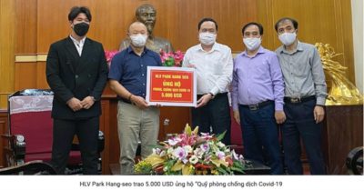 Sau khi tham gia rửa tay đúng cách, HLV Park ủng hộ 5.000 USD vào Quỹ phòng chống dịch COVID-19