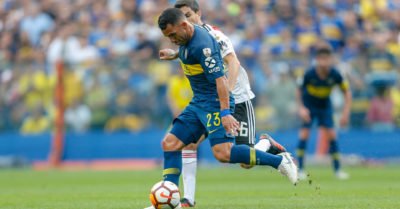 Carlos Tevez: Giới cầu thủ cần có hành động thiết thực trong đại dịch