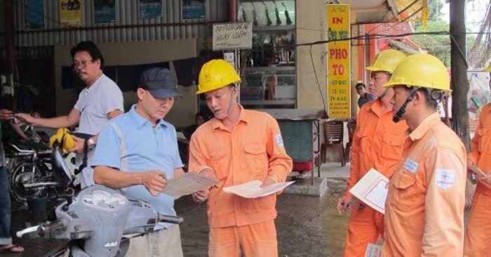 Nhiều hộ gia đình "sốc" khó hiểu khi nhận hoá đơn điện, EVN nói gì?