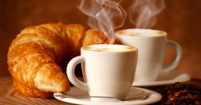 Đồ uống nóng có tác dụng chống virus corona không?