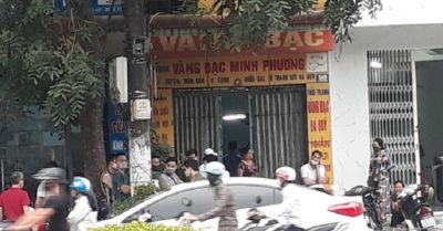 Chi cục trưởng thi hành án chết sau khi uống rượu lạ