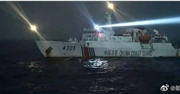 tàu hải cảnh Trung Quốc đâm tàu cá Việt Nam ở Biển Đông.