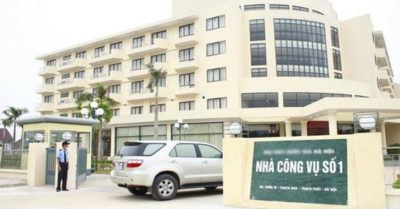 Yêu cầu 12 quan chức về hưu trả nhà công vụ
