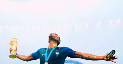 Real Madrid chiêu mộ Pogba bằng 4 ngôi sao