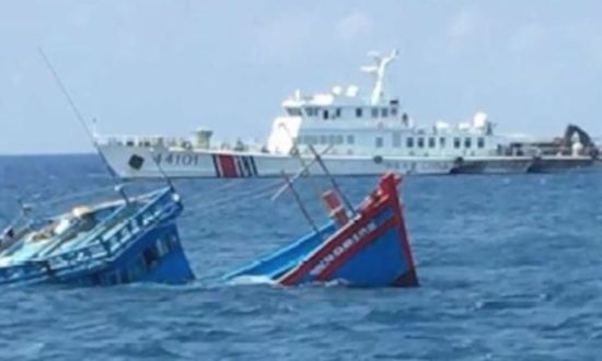 Tàu hải cảnh Trung Quốc đâm chìm tàu cá Việt Nam ở Quãng Ngãi