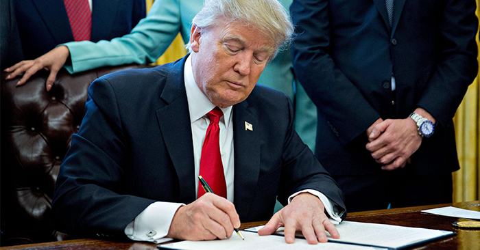 Trump ký sắc lệnh