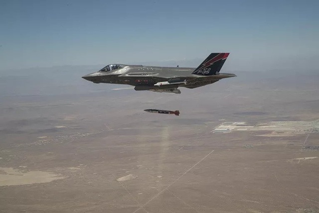 F-35A thử nghiệm thả bom tại căn cứ Edwards, California tháng 6/2019