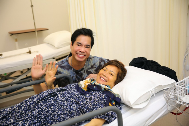 Mẹ Ngọc Sơn từ Mỹ về Việt Nam điều trị khối u