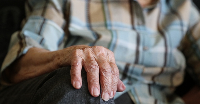 Bà lão 104 tuổi chia sẻ hai chữ giúp con người sống lâu