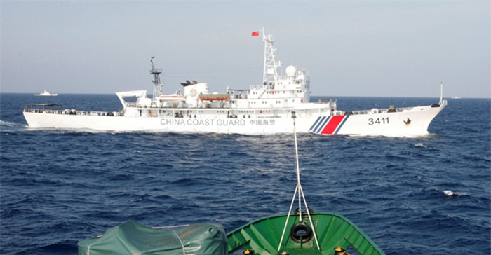 Trung Quốc được cho là đang dùng các tàu hải cảnh để ngăn cản các tàu cá khác đánh bắt trên Biển Đông.