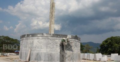 Huyện nghèo xây tượng đài 48 tỷ đồng