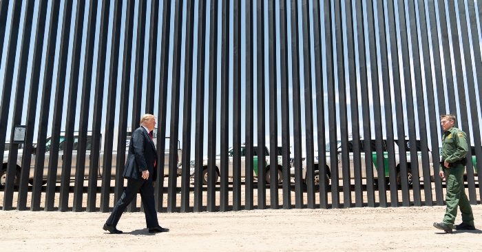Tổng thống Trump tấn công Bắc Kinh