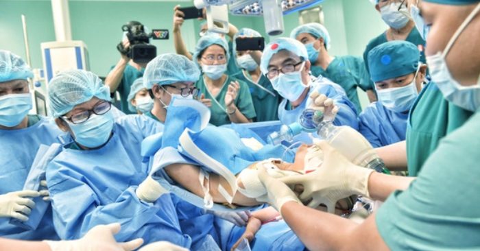 Cập nhật tối 15/7: Hai bé song sinh phục hồi ‘rất khả quan’; Tiết lộ thời điểm cựu Thứ trưởng Hồ Thị Kim Thoa ‘ra nước ngoài’