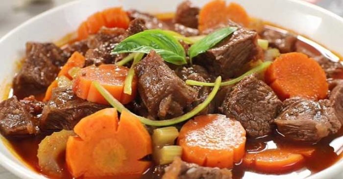 Hầm thịt bò mà không nhừ, hãy ngâm với rượu trắng
