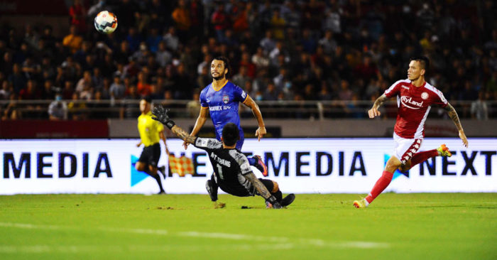 Vòng 8 V-League: Công Phượng ghi bàn, TP. HCM vẫn thất thủ trước Bình Dương