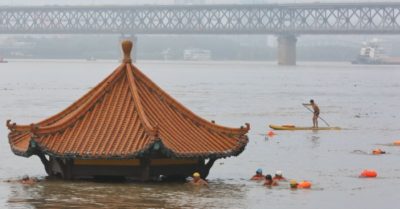 Trung Quốc: Hơn 400 con sông vượt mức báo động, miền Bắc nguy cơ đón lũ lớn