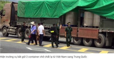 Học sinh lớp 5 gặp nạn tường đè; trẻ lớp 3 bị bỏ quên trên xe đưa đón