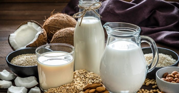 Nên lựa chọn sữa động vật hay thực vật?