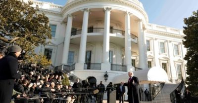 34 nhân viên Nhà Trắng xét nghiệm dương tính với COVID-19