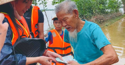 Phụ nữ Việt: “Thay vì tặng hoa, hãy chuyển thành quà tặng bà con vùng lũ”