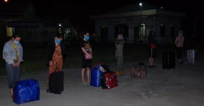 trốn cách ly