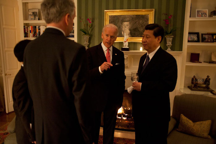 Phó Tổng thống Joe Biden nói chuyện với Tập Cận Bình tại Nhà Trắng, ngày 14/2/2012; khi đó Tập là Phó Chủ tịch Trung Quốc. Ảnh: Nhà Trắng.