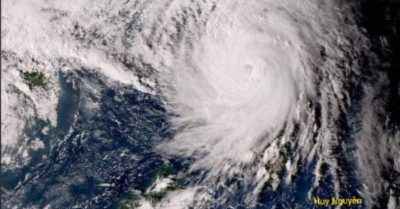 Mưa lớn khủng khiếp từ bão số 13 đổ xuống miền Trung gây lũ quét, sạt lở: Chuyên gia cảnh báo “Phải chạy!. Không chống được”