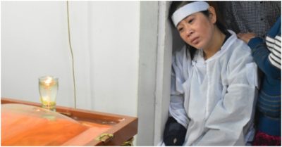 ‘Đừng thả tay chồng ra, ráng lên vợ ơi!’, ngồi bất động trước di ảnh chồng và 2 con người phụ nữ nhớ lại