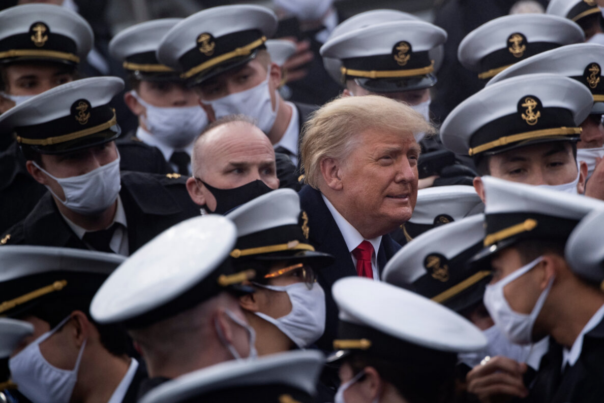 Tổng thống Trump đến dự trận đấu bóng giữa Hải quân và Lục quân Hoa Kỳ