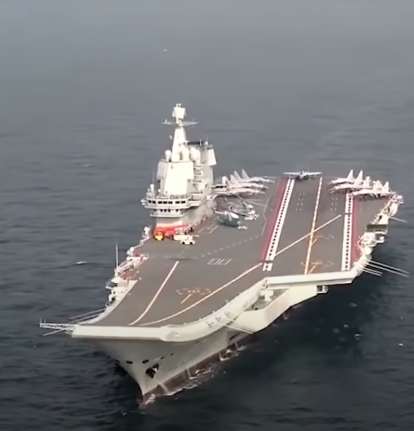 Tàu sân bay Sơn Đông của Trung Quốc (ảnh chụp màn hình video Naval News).