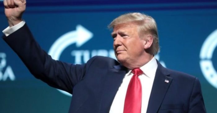 Tổng thống Donald Trump gọi điện đến phiên điều trần Arizona