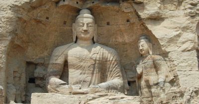 Tạc tượng Phật công đức to lớn, vì sao một người thợ điêu khắc lại gặp nạn?