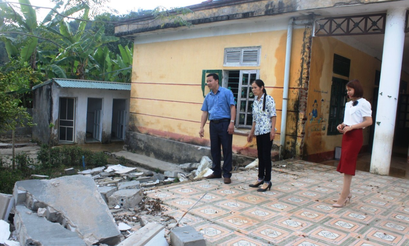 Hiện trường vụ sập tường phòng học ở Trường Mầm non Điền Hạ.
