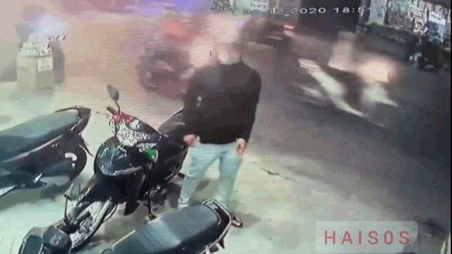  Khoảnh khắc người đi đường bắt trộm xe máy