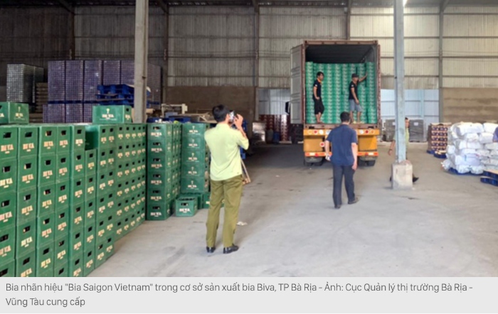 Bia nhãn hiệu "Bia Saigon Vietnam" trong cơ sở sản xuất bia Biva, TP Bà Rịa - Ảnh: Cục Quản lý thị trường Bà Rịa - Vũng Tàu cung cấp

