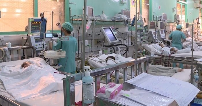 Do trấn thương sọ não quá nặng bé C đã không qua khỏi tại khoa hồi sức tích cực của bệnh viện.