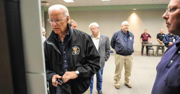 Ông Joe Biden trong một bức ảnh chụp ngày 23/9/2013, khi ông còn là Phó Tổng thống trong chính quyền Obama (ảnh: FEMA).