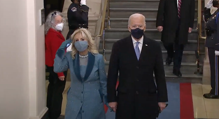 Ông Joe Biden và phu nhân Jill Biden trong ngày nhậm chức 20/1/2021 (ảnh chụp màn hình video).