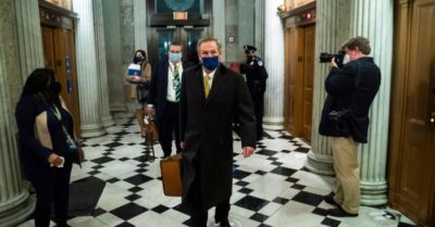 Đảng Dân chủ “cúp đuôi”: Graham đe dọa triệu tập Pelosi