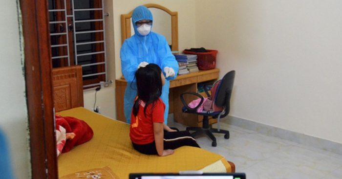 lấy mẫu xét nghiệm tại Đông Triều, Quảng Ninh