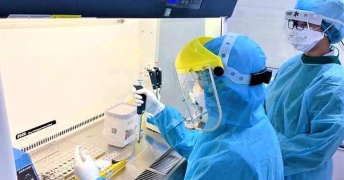 Phát hiện 2 ca mắc Covid-19 lây nhiễm trong cộng đồng ở TP Hồ Chí Minh (ảnh chỉ có tính chất minh hoạ với bảng tin dưới đây).