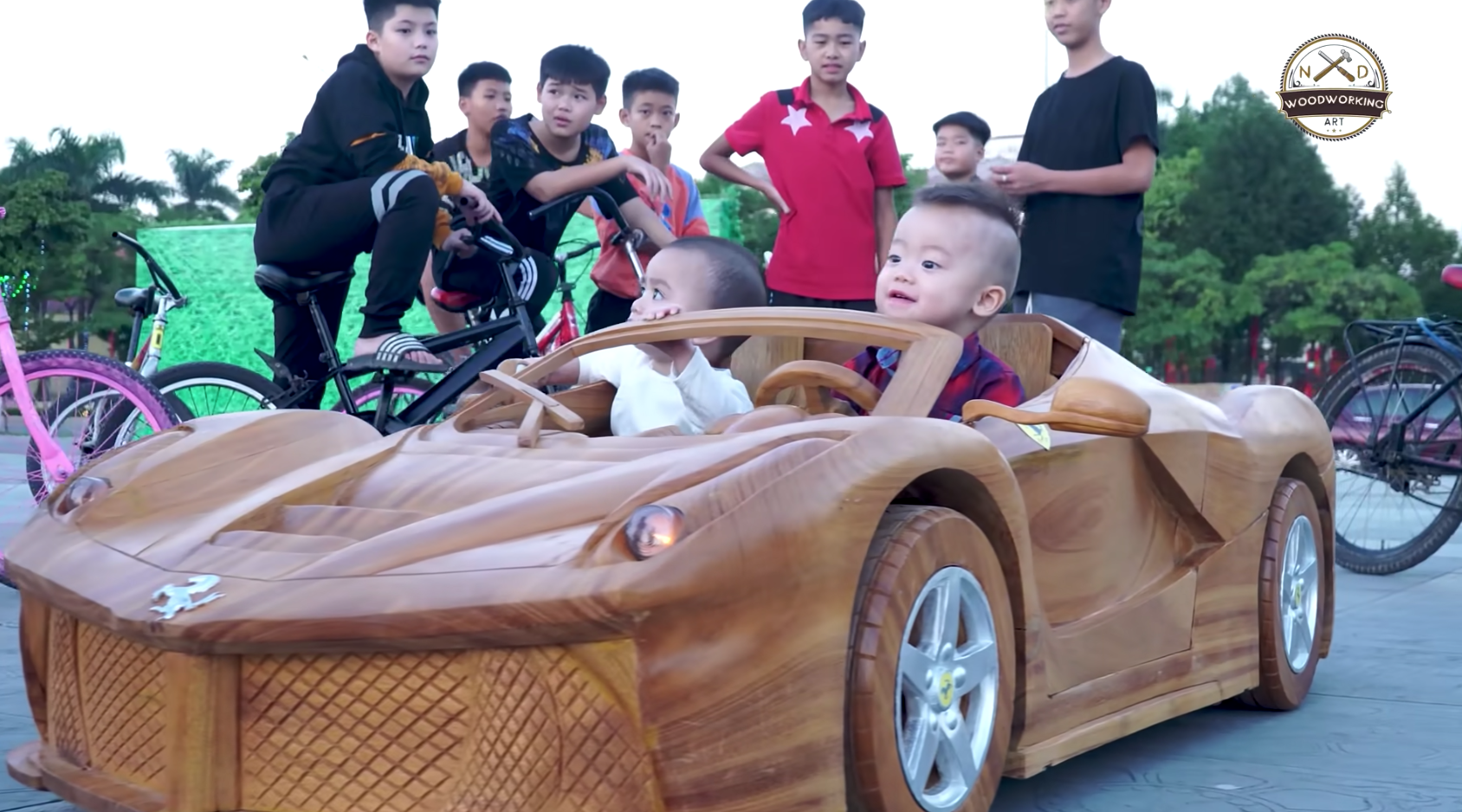 Trước chiếc Bugatti Centodieci, anh thợ mộc ở Bắc Ninh này từng làm xe Ferrari Aperta