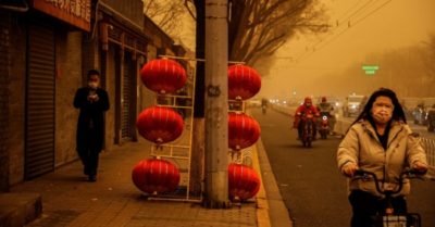 Video: Bão cát ‘tồi tệ nhất thập kỷ’ phủ vàng Bắc Kinh và 11 tỉnh Trung Quốc