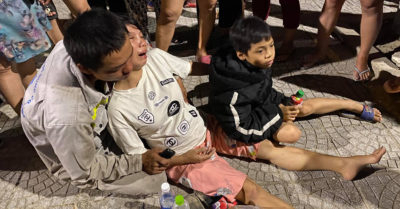 Clip: Mẹ mang thai khóc ngất nơi bãi biển con trai 7 tuổi đuối nước