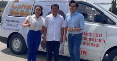 Nghệ sĩ Việt Hương tặng 1,7 tỷ đồng để ông Đoàn Ngọc Hải mua xe cứu thương mới