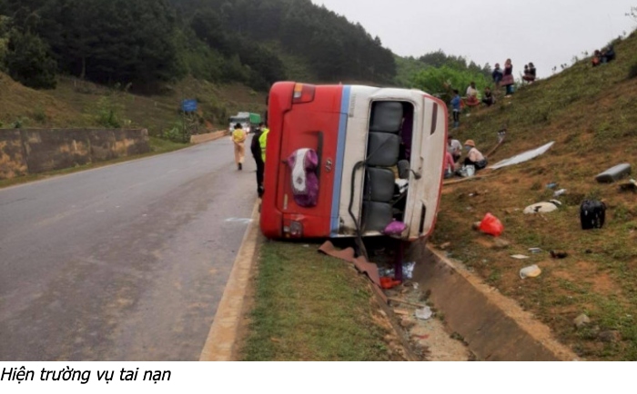 Cập nhật tối 21/3: Lật xe chở gần 20 hành khách trên QL6, một người tử vong; Hàng trăm tàu Trung Quốc tụ về một nơi trên Biển Đông