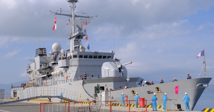 Hải quân Pháp hôm 12/3 thông báo tàu hộ vệ Prairial vừa thực hiện chuyến thăm 4 ngày đến cảng Cam Ranh, Việt Nam (ảnh: Twitter/ Hải quân Pháp).