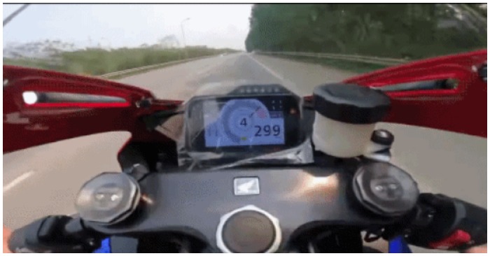 Đã xác định được xe máy phân khối lớn chạy tốc độ gần 300 km/h trên Đại lộ Thăng Long (ảnh chụp màn hình video báo Người Lao Động).