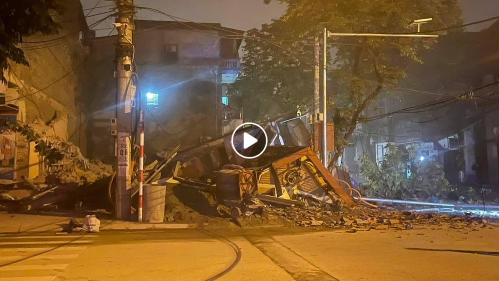 Nhà 3 tầng bất ngờ đổ sập trong đêm ở Lào Cai