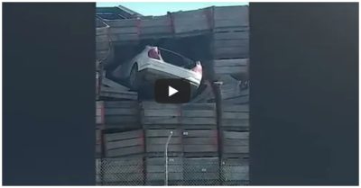 Video chạy trốn cảnh sát, ôtô bay lên không trung rồi cắm đầu vào bức tường cao hơn 10m